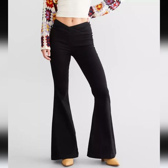 We The Free Venice Beach Flare Stretch Pants Jeans Black Size 31 - Picture 1 of 16